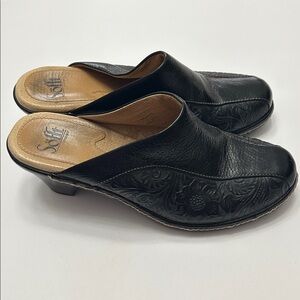 Sofft Black Leather Floral Embossed Slip-On Heeled Mules Size 8 Wide